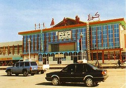 コルラ駅の駅舎